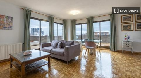 Foto 2 de Estudi per a compartir a Valdeacederas, Madrid