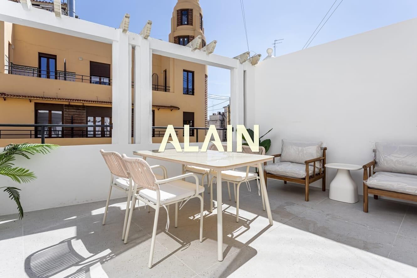Vista exterior de Ático en venta en  Valencia Capital con Aire acondicionado, Calefacción y Parquet