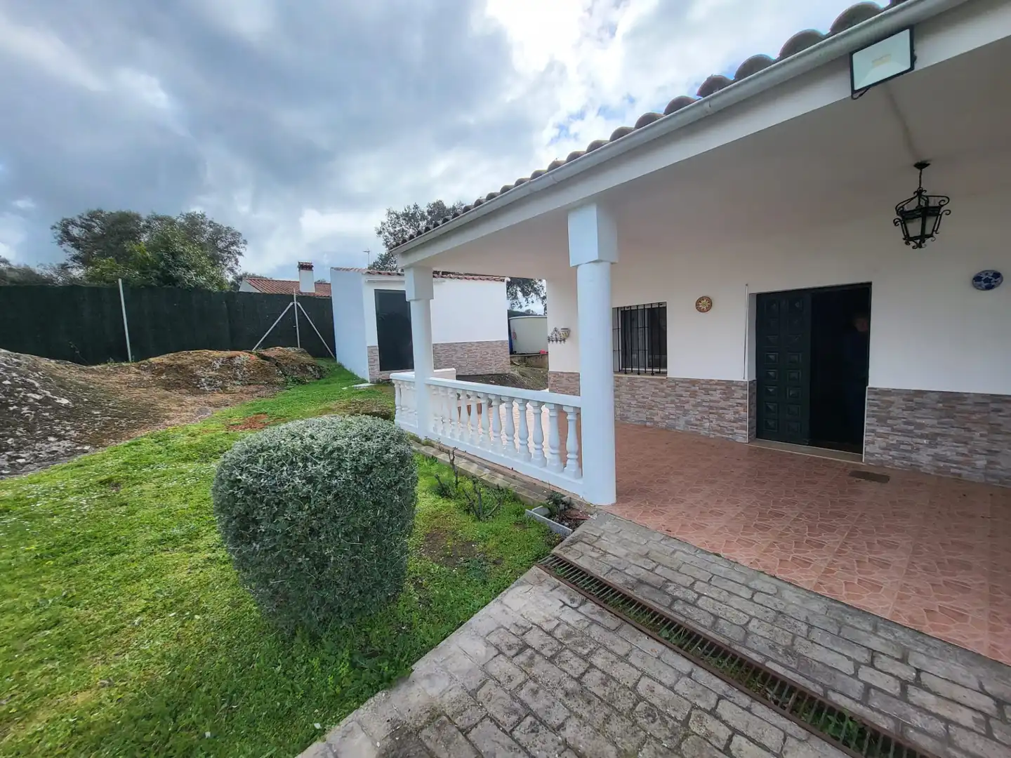 Vista exterior de Finca rústica en venda en Cáceres amb Aire condicionat, Calefacció i Jardí privat