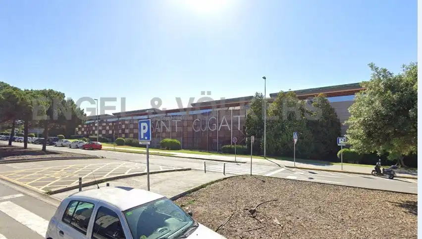 Außenansicht von Gebäude zum Verkauf in Sant Cugat del Vallès