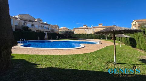Foto 2 de Casa adosada en venta en Calle Pablo Mercader Torregrosa, 94, Parque Acuático - Sector 25, Torrevieja