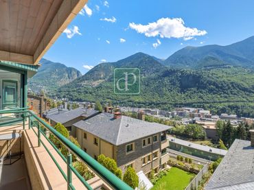 Apartment with balcony for sale in Centro