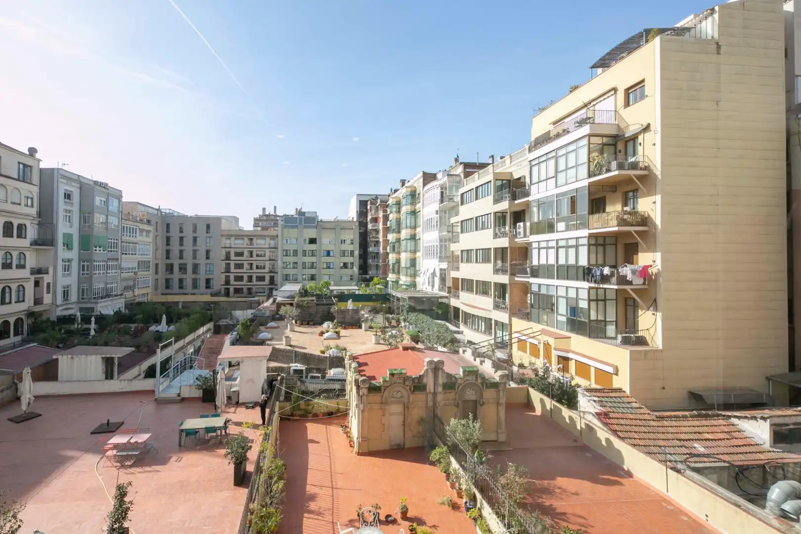 Vista exterior de Piso de alquiler en Barcelona con Aire acondicionado, Calefacción y Balcón