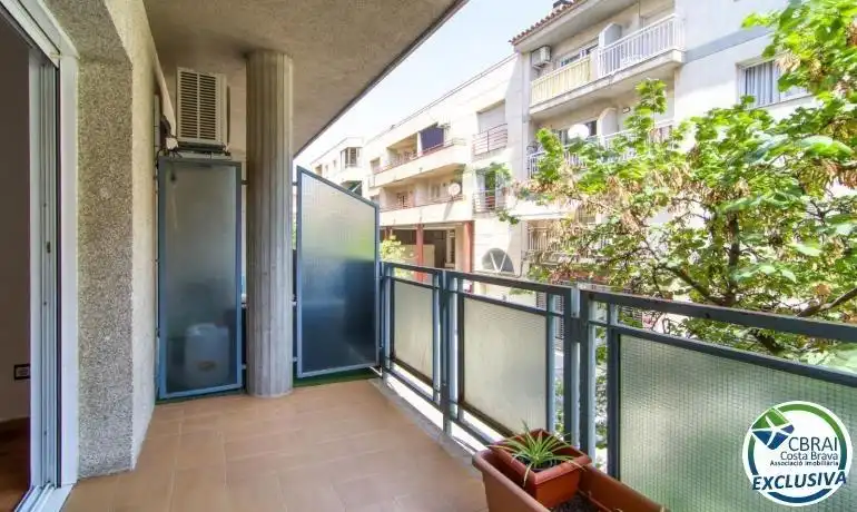 Balcony of Apartments for sale in Roses  with Air Conditioner, Heating and Parquet flooring