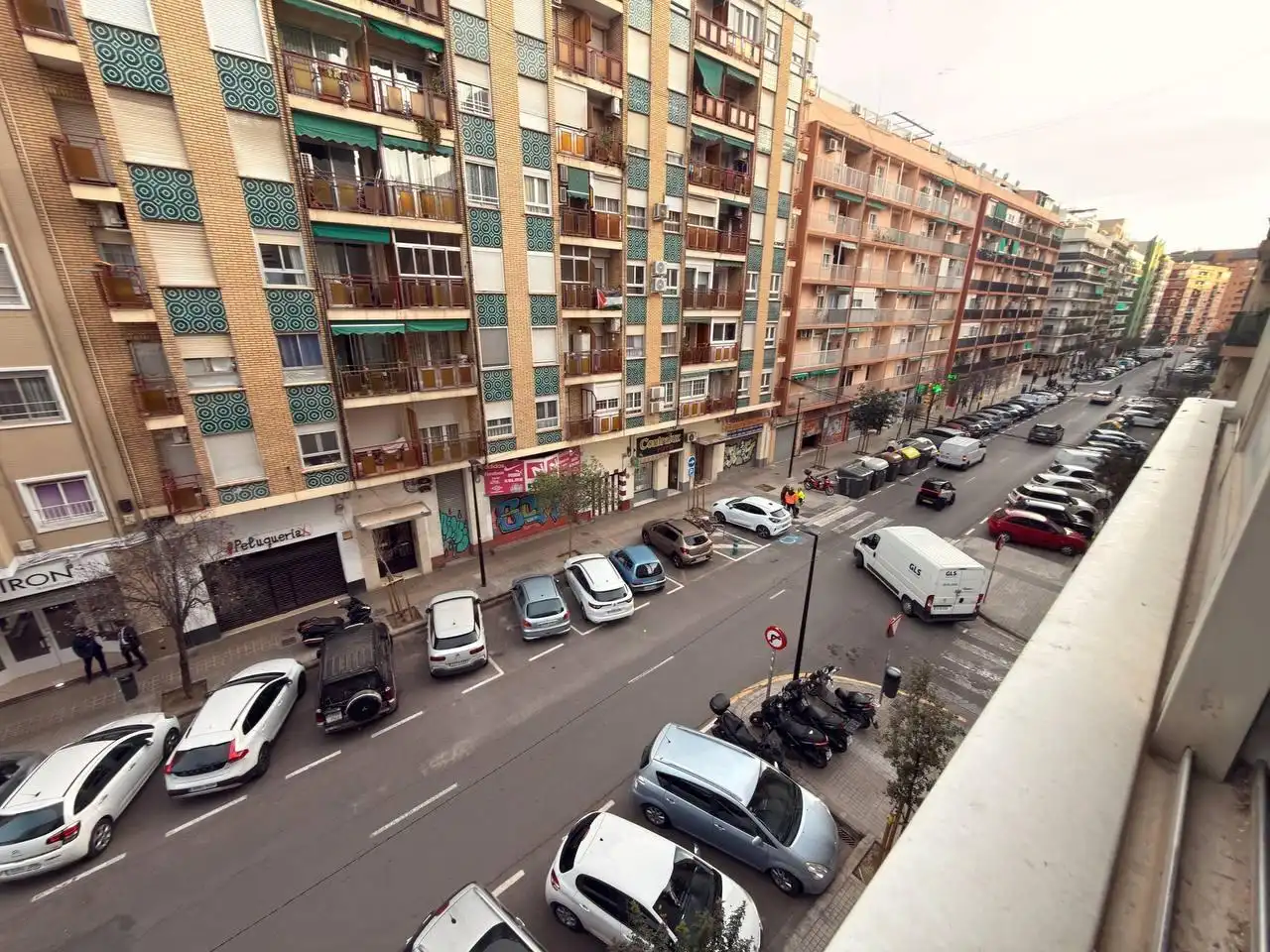 Vista exterior de Apartamento en venta en Valencia con Balcón