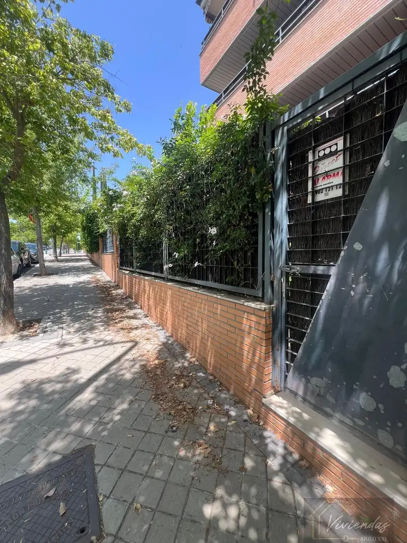 Vista exterior de Pis en venda en Boadilla del Monte amb Aire condicionat, Calefacció i Alarma