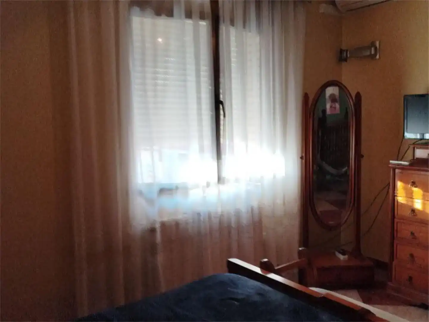 Dormitori de Casa adosada en venda en Coria amb Aire condicionat i Balcó