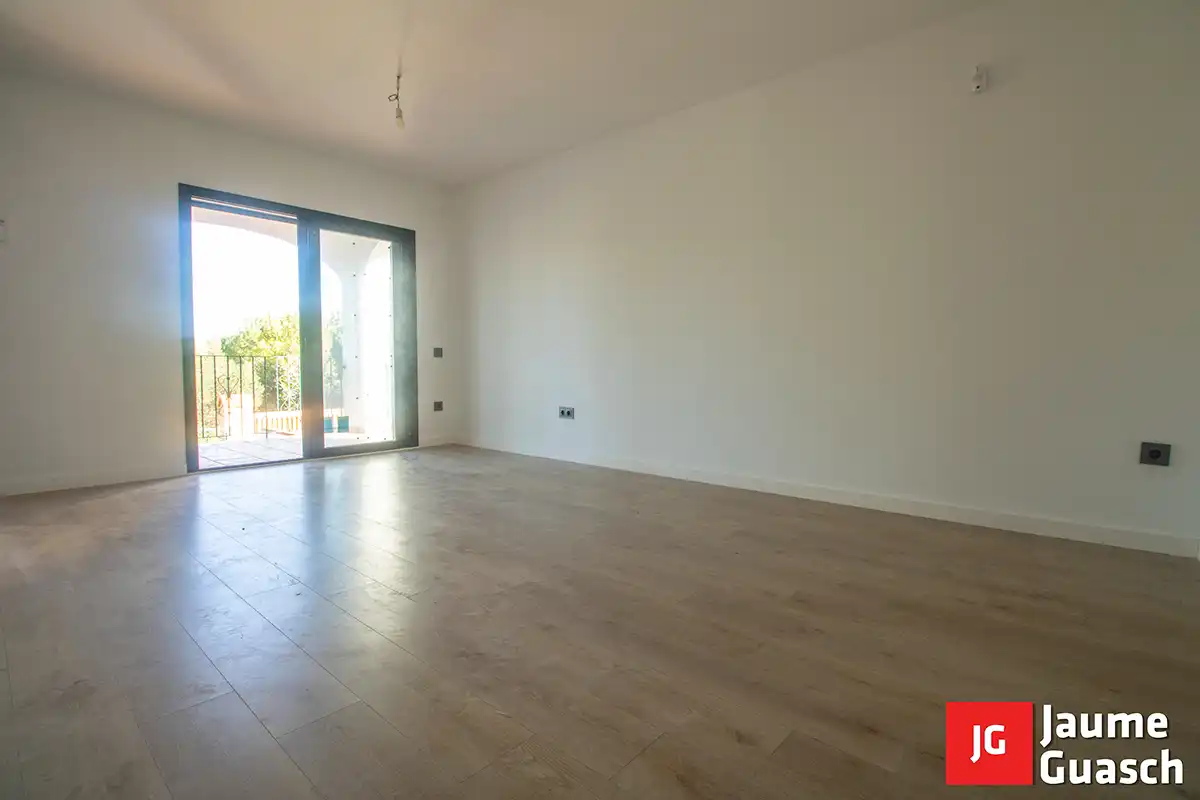 Sala d'estar de Casa adosada en venda en Torredembarra amb Aire condicionat, Calefacció i Jardí privat