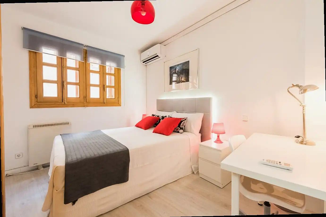 Schlafzimmer von Wohnung zur Miete in Centre