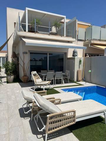 Casa-chalet en Venta en Daya Vieja