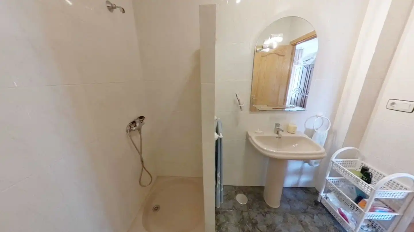 Baño de Piso en venta en Navahermosa con Calefacción, Terraza y Amueblado