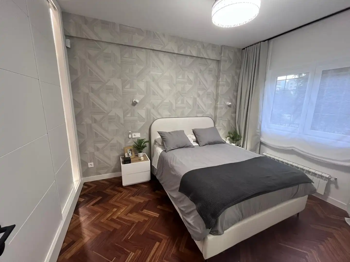 Habitación de Apartamento de alquiler en A Coruña Capital  con Calefacción y Amueblado