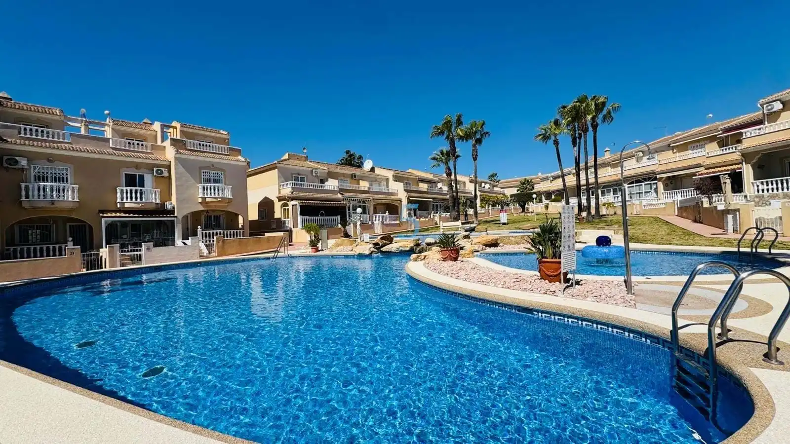 Piscina de Casa adosada en venta en Rojales con Aire acondicionado, Piscina y Balcón