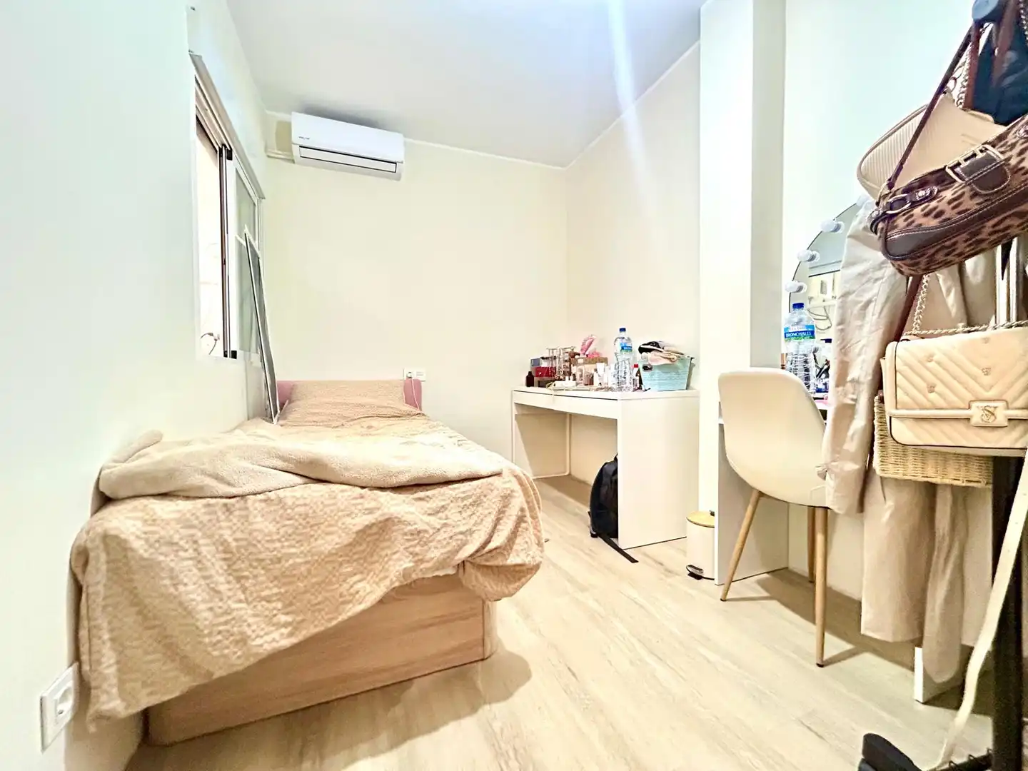 Schlafzimmer von Wohnung zum Verkauf in Manises mit Klimaanlage, Terrasse und Balkon