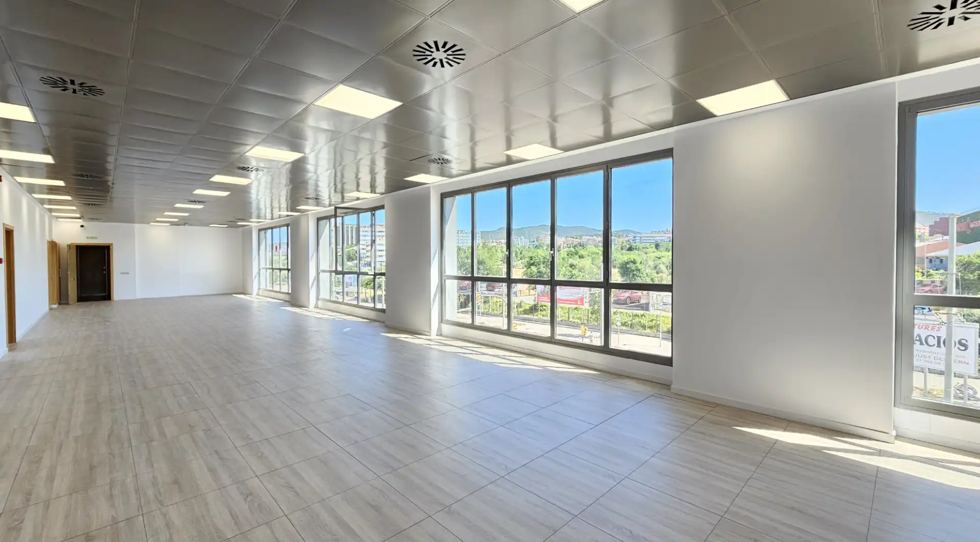 Büro zur Miete in Sant Joan Despí mit Klimaanlage und Alarm