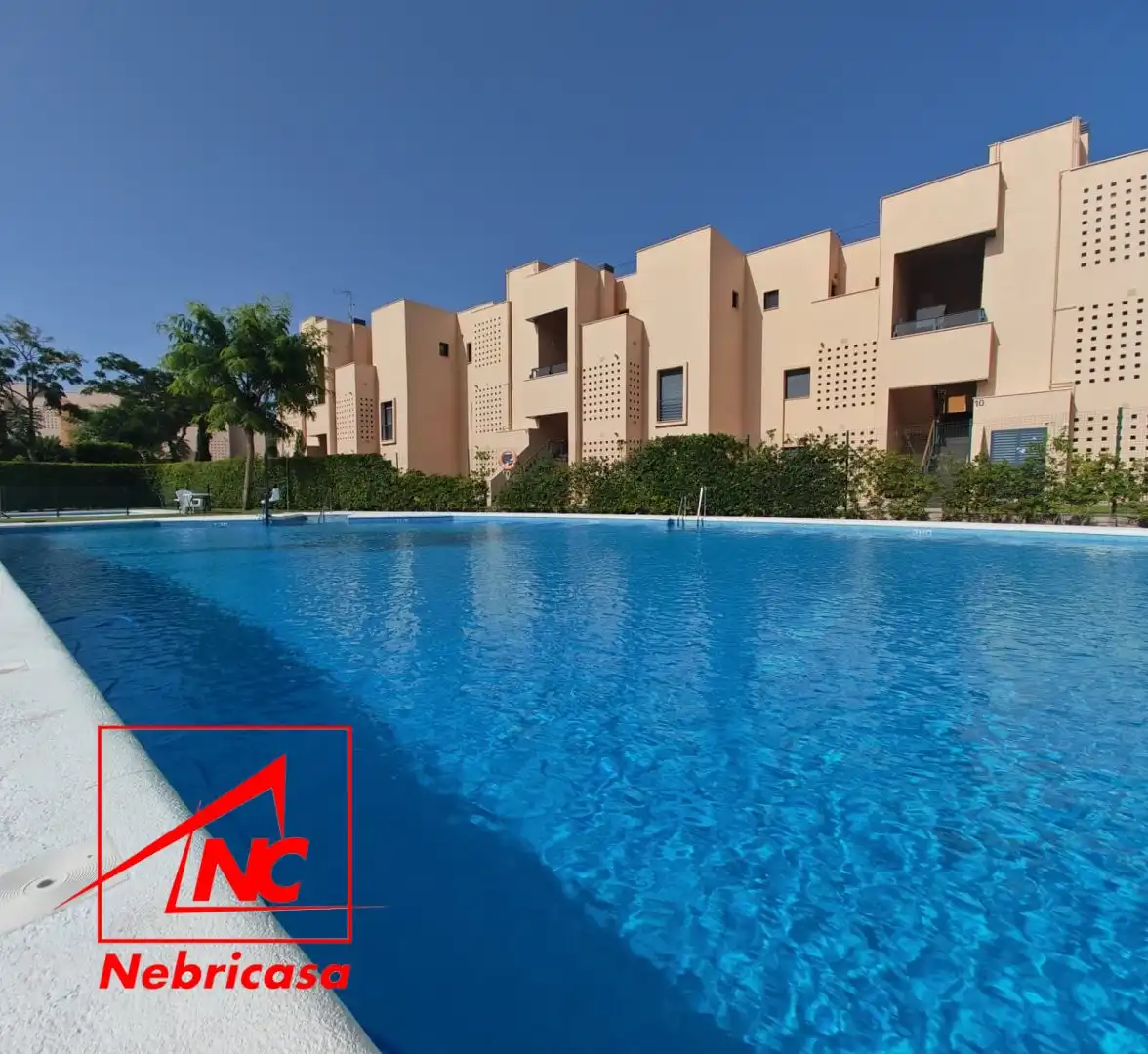 Piscina de Pis en venda en Chipiona amb Aire condicionat, Terrassa i Traster