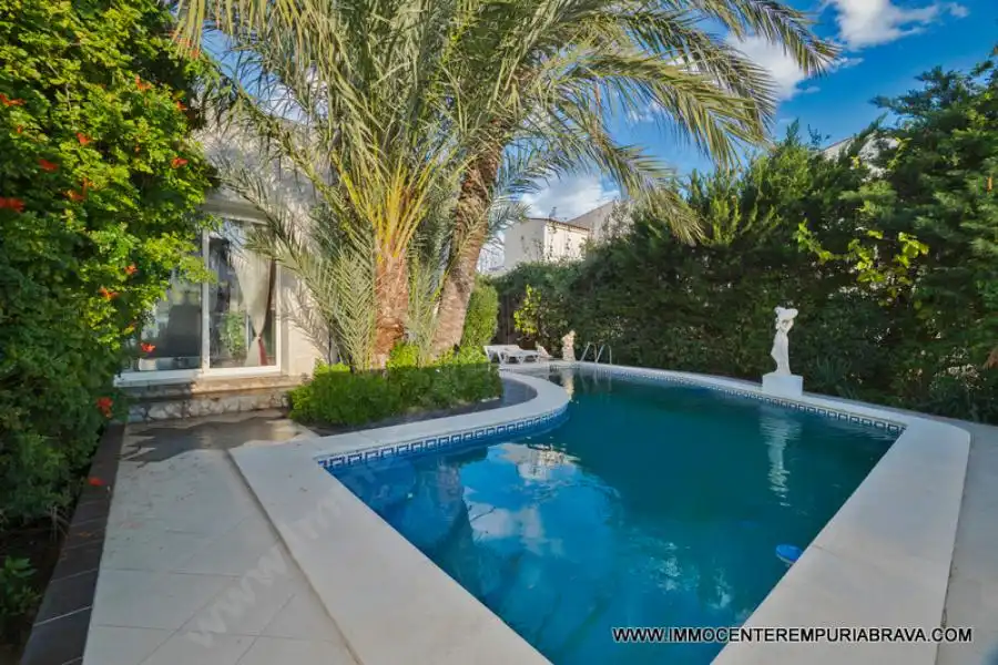 Chalet en venta en Muga - Gran Reserva - Badia, imagen 2