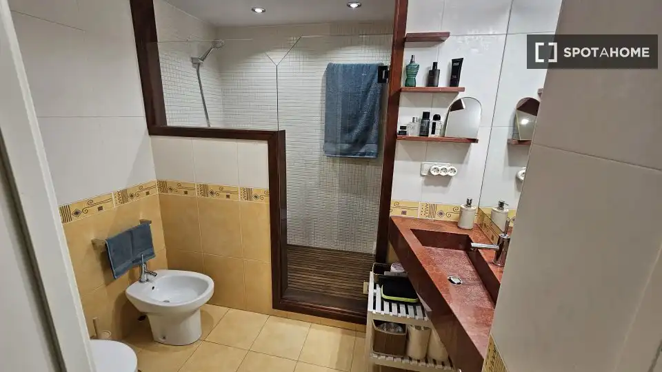 Bathroom of Flat for rent in Murcia  with Air Conditioner, Heating and Furnished