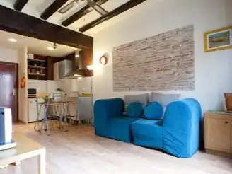 Apartment with lift for sale in Rambla del Raval 28