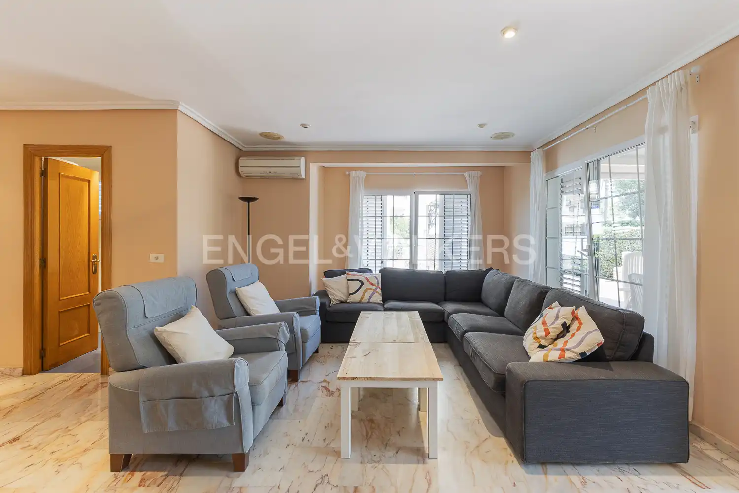 Living room of Houses for sale in El Puig de Santa Maria  with Air Conditioner, Heating and Private garden