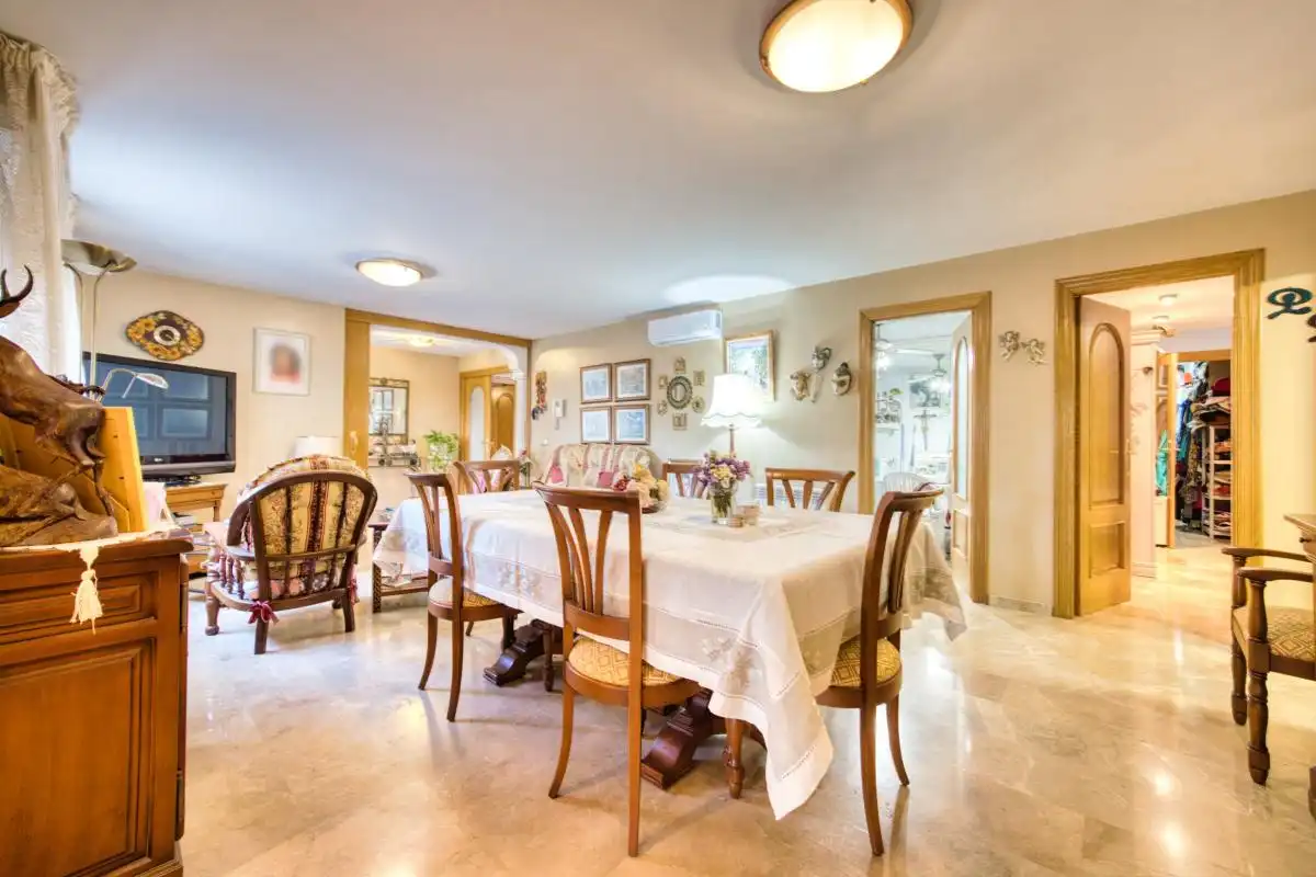 Comedor de Casa o chalet en venta en L'Alfàs del Pi con Aire acondicionado, Calefacción y Jardín privado