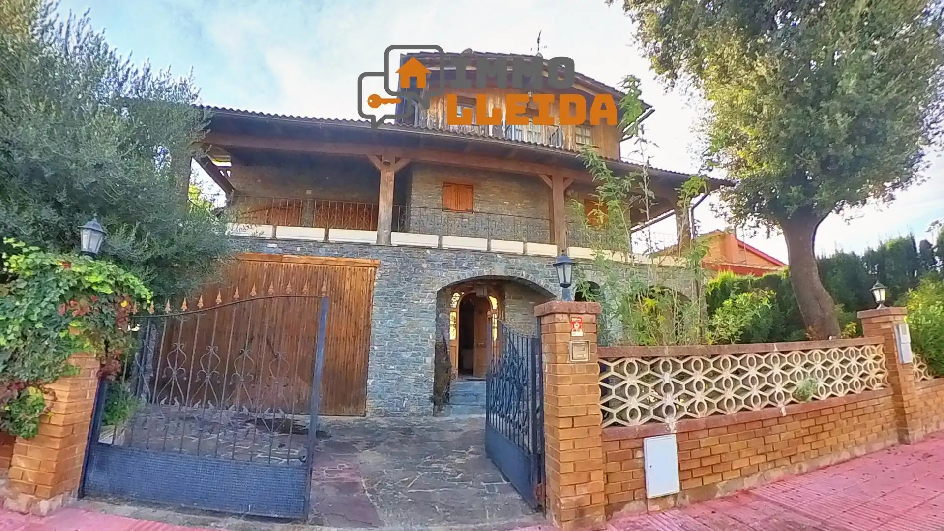 Casa con terraza en venta en Calle Sant Armengol 4, imagen 4