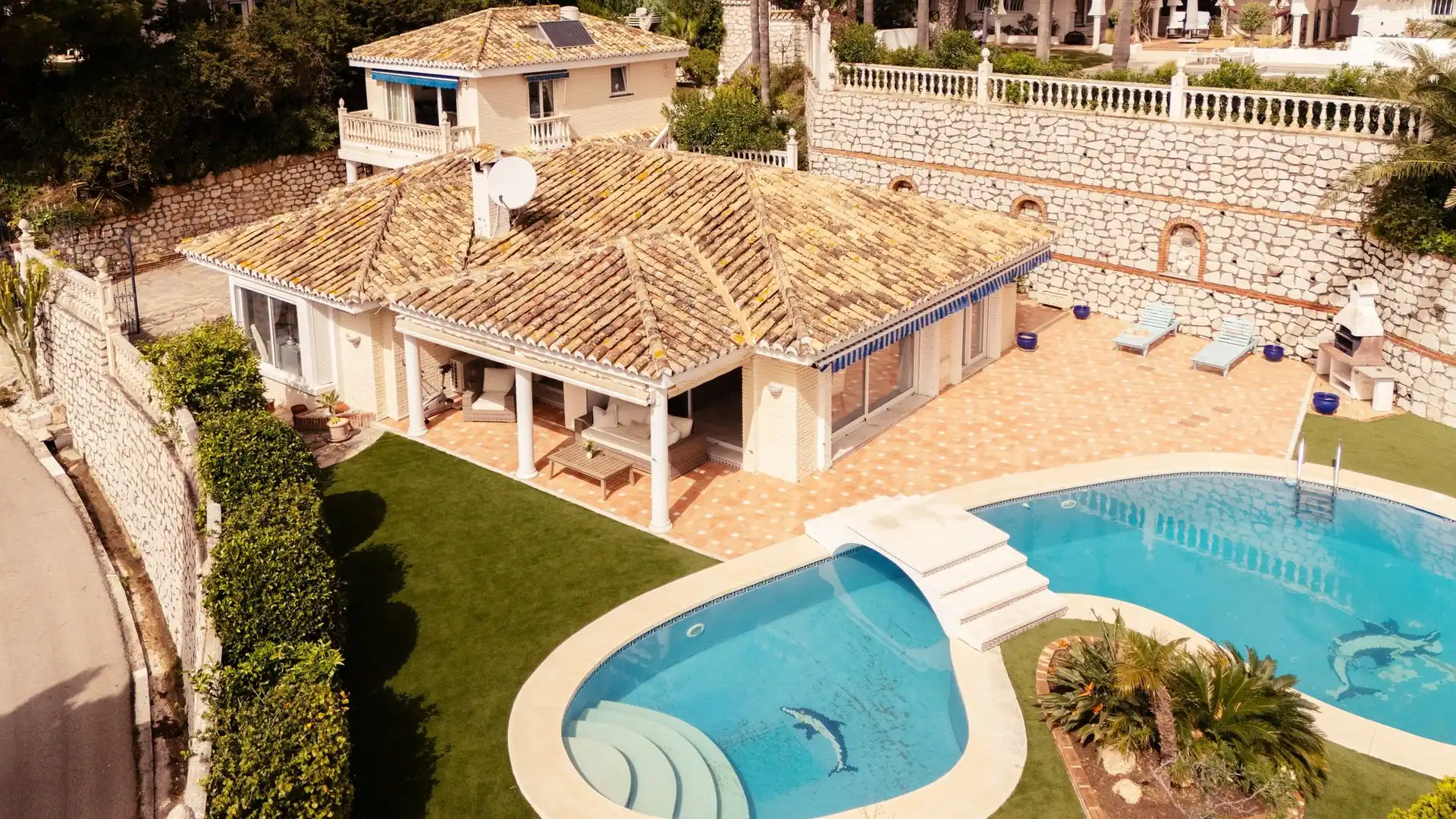 Vista exterior de Casa o chalet en venta en Benalmádena con Terraza y Balcón