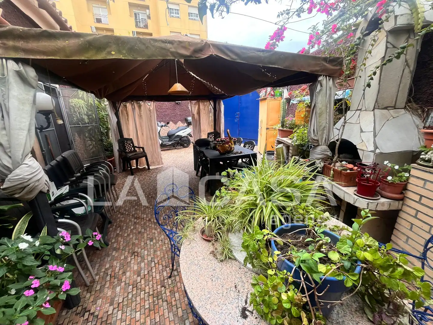 Terrassa de Casa adosada en venda en Algeciras amb Terrassa i Balcó