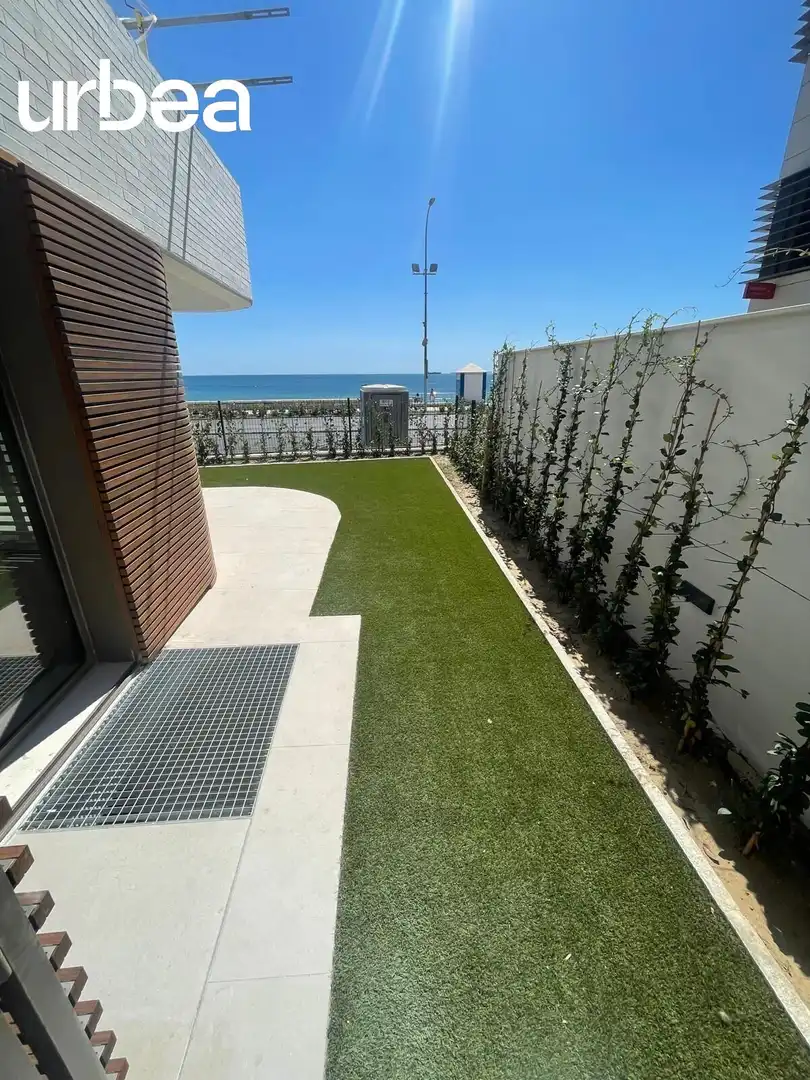 Terraza de Dúplex de alquiler en Málaga con Aire acondicionado, Calefacción y Jardín privado