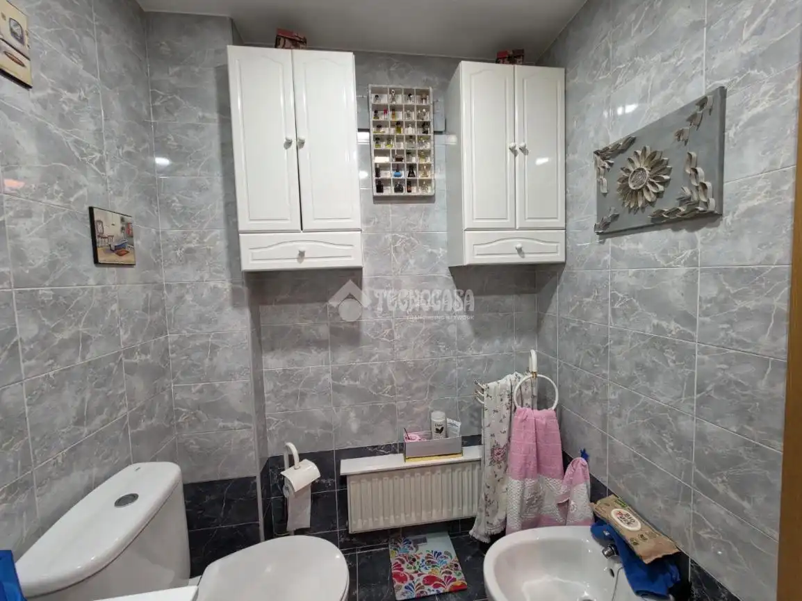 Badezimmer von Wohnung zum Verkauf in Leganés