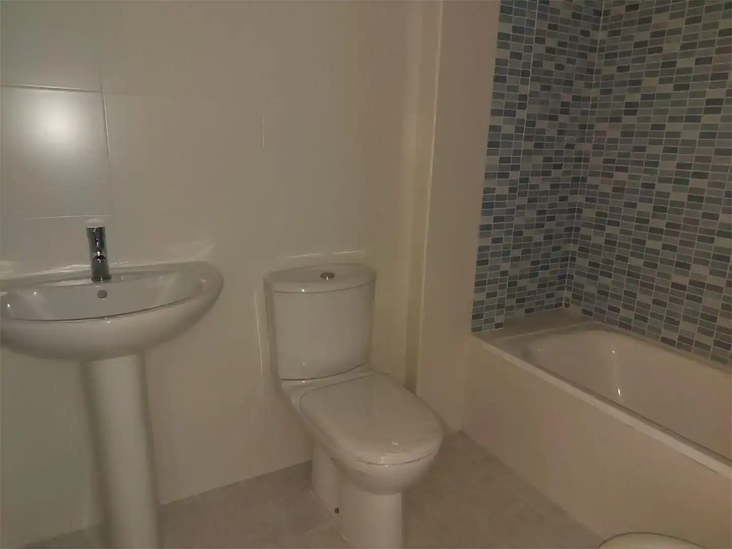 Bany de Pis en venda en Chilches / Xilxes amb Piscina i Balcó