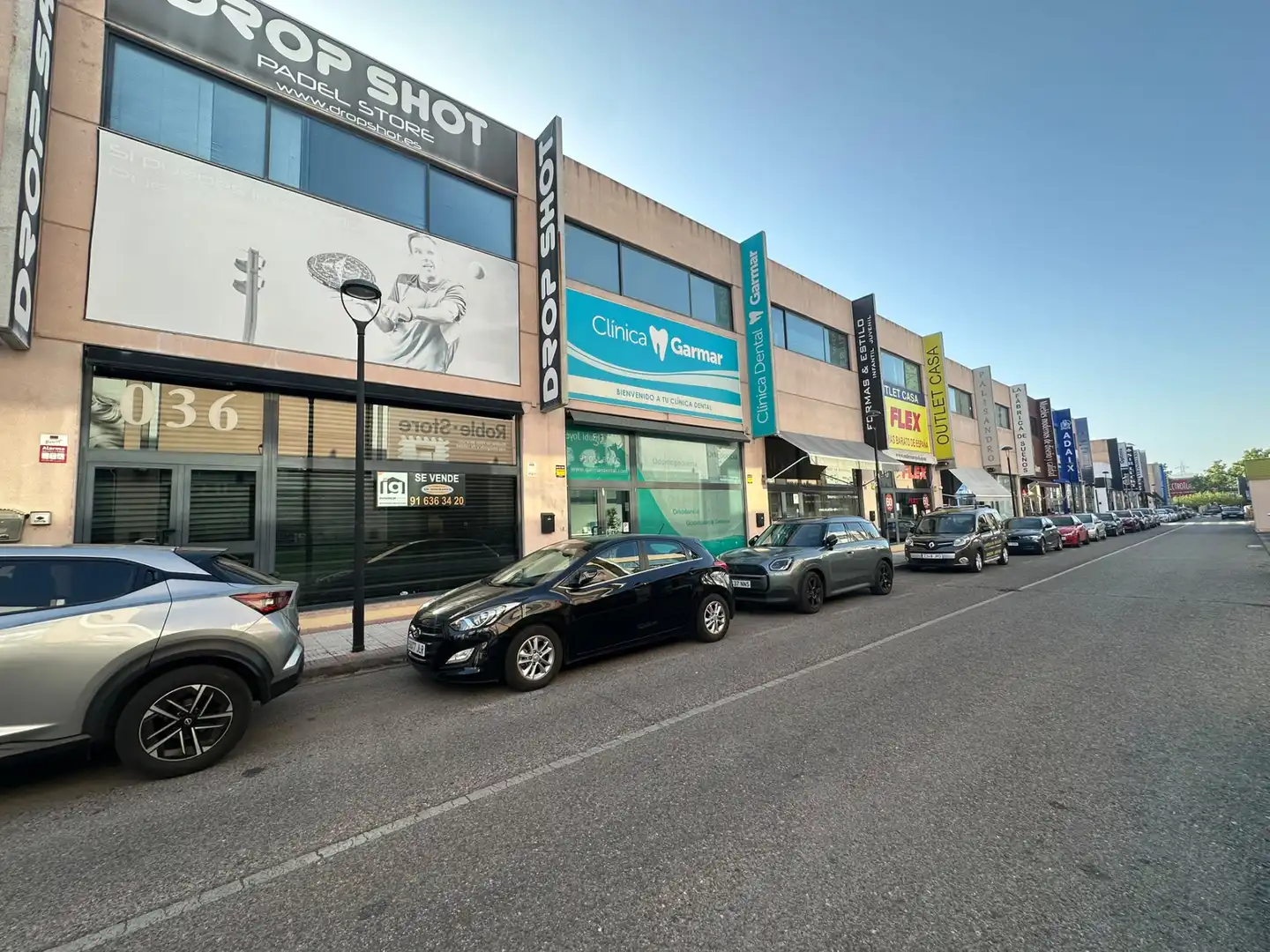 Business premises for sale in Calle Módena 36, imagen 2