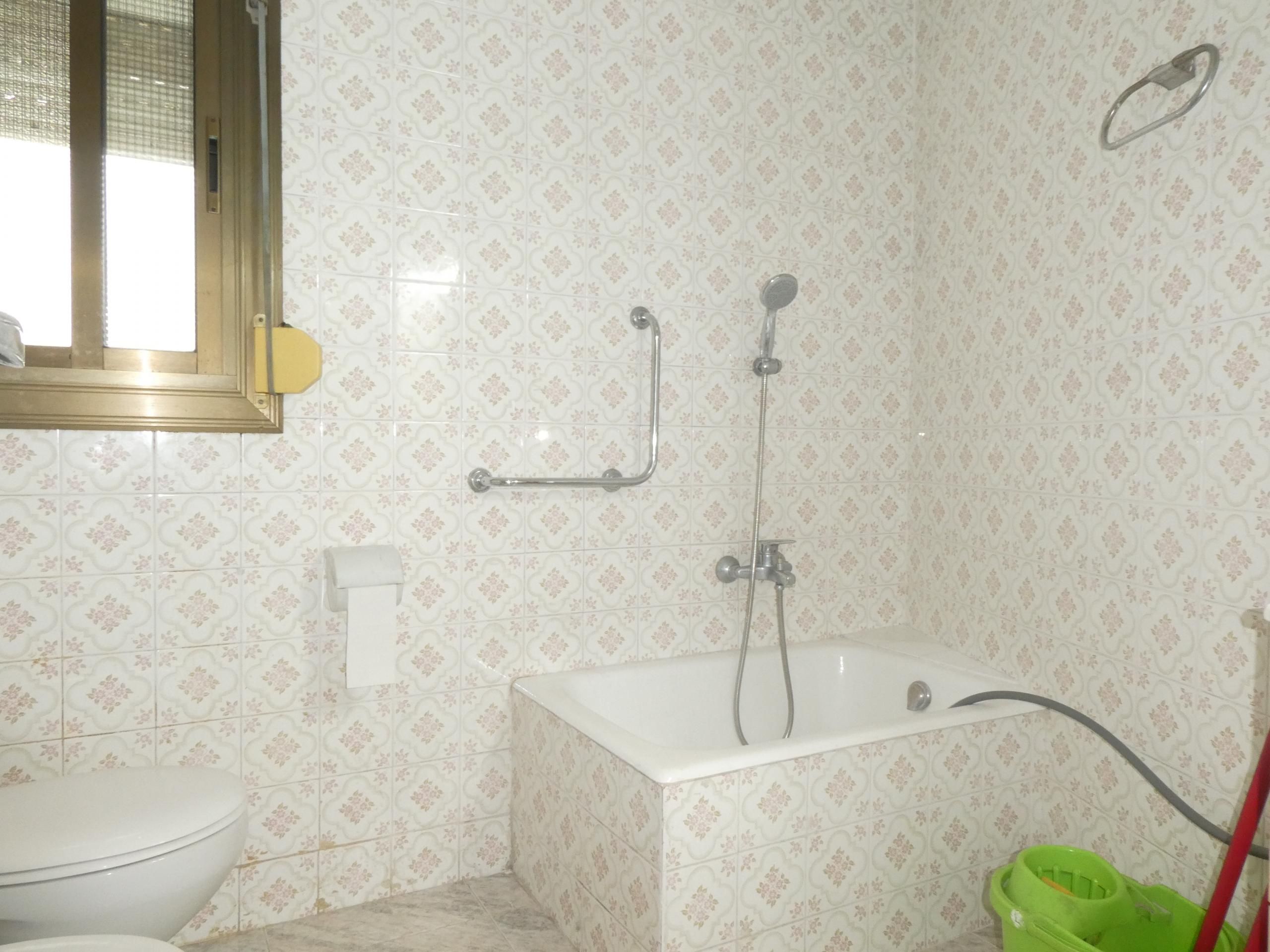 Bathroom of Flat for sale in Mollet del Vallès