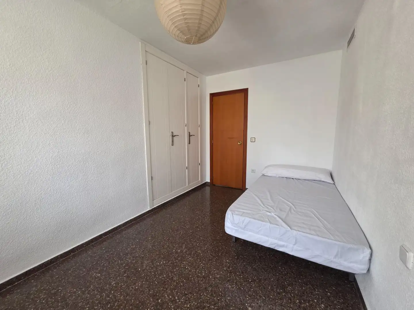 Bedroom of Flat for rent in Valencia  with Air Conditioner, Heating and Balcony