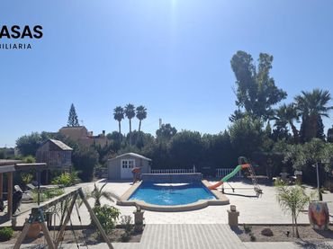 Chalet con piscina en venta en Partida Escorredor 16
