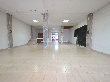 Gewerbefläche zur Miete in Baeza