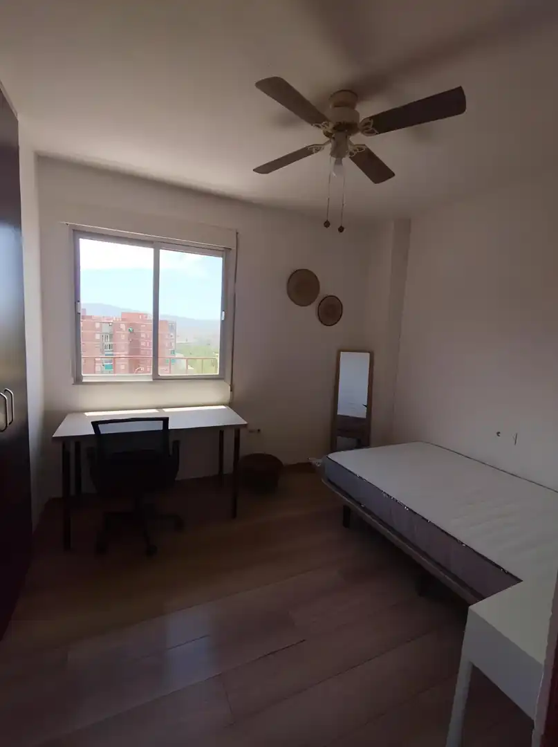 Flat for rent in Calle FRAY JUAN SANCHEZ COTAN, Cartuja