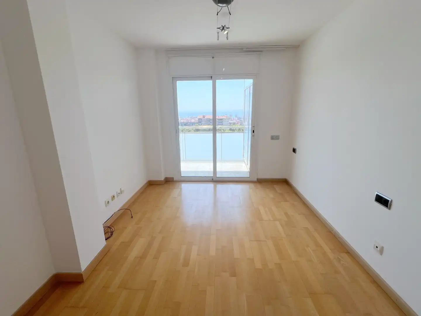 Habitación de Piso de alquiler en Mataró con Aire acondicionado, Calefacción y Parquet
