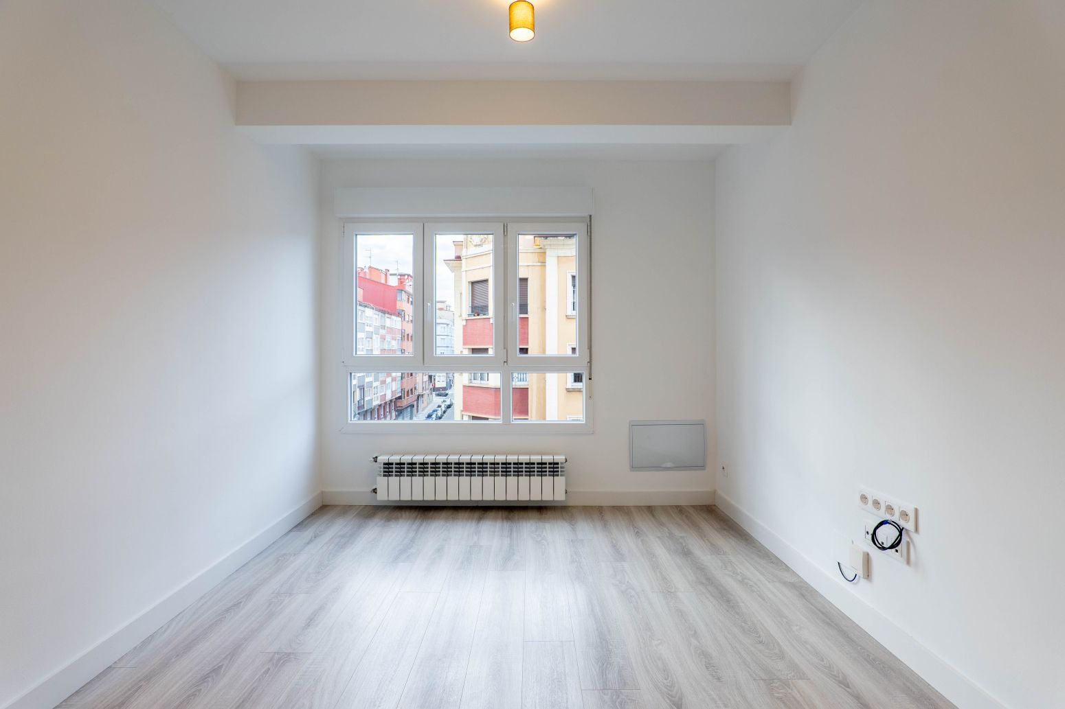 Dormitori de Pis en venda en Gijón  amb Calefacció