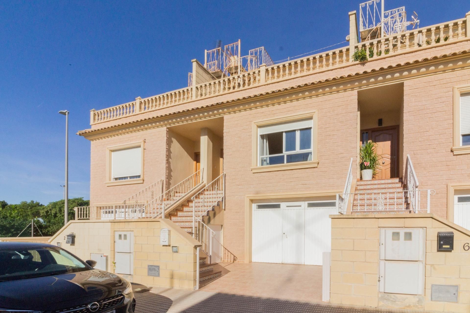 Vista exterior de Casa o xalet en venda en Benejúzar amb Aire condicionat, Terrassa i Balcó