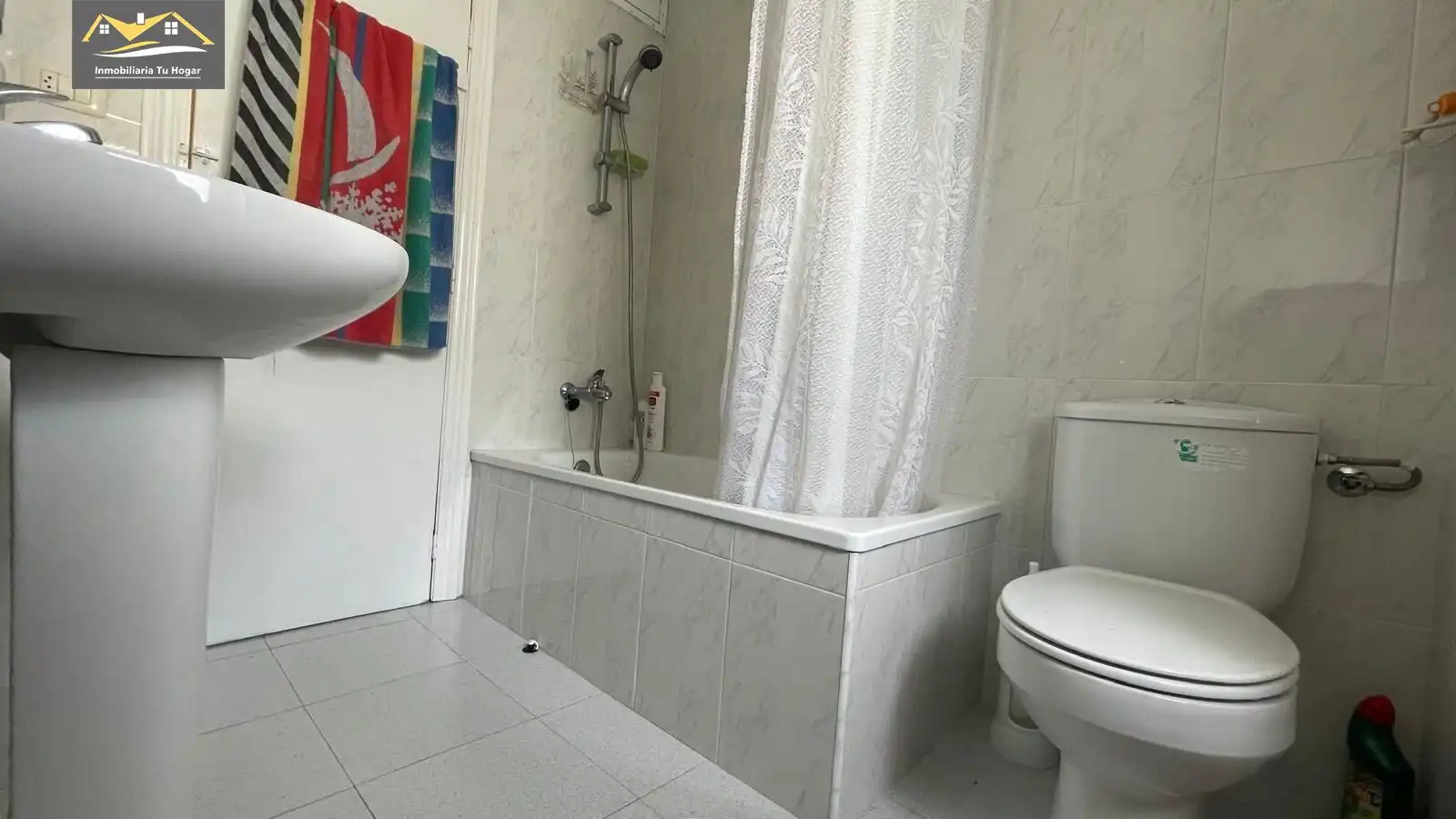 Baño de Piso en venta en Celanova con Trastero y Amueblado