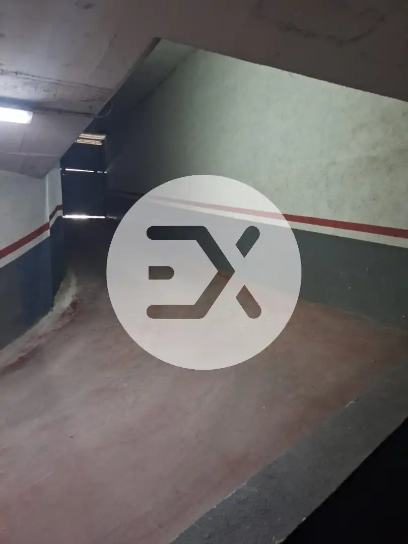 Garage for rent in Castell - Poble Vell