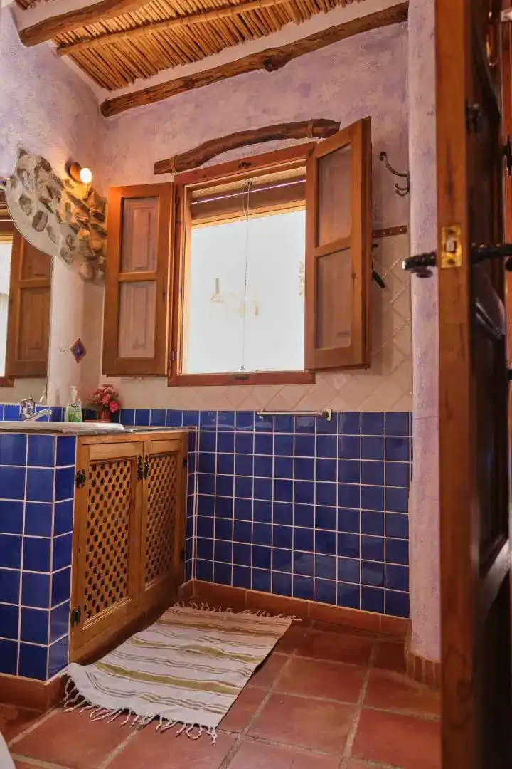 Bany de Casa adosada en venda en Los Guájares amb Piscina i Balcó