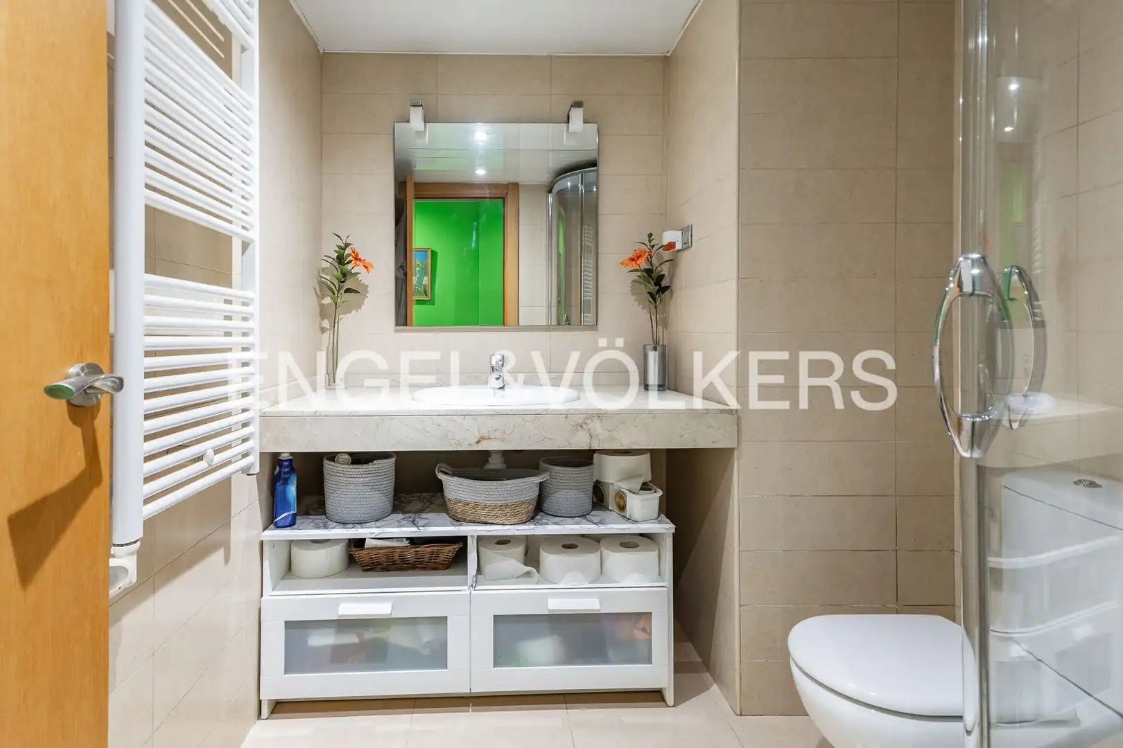 Badezimmer von Dachboden zum Verkauf in Montcada i Reixac mit Klimaanlage, Heizung und Parkett
