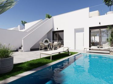 Adossat amb piscina en venda a Roldán