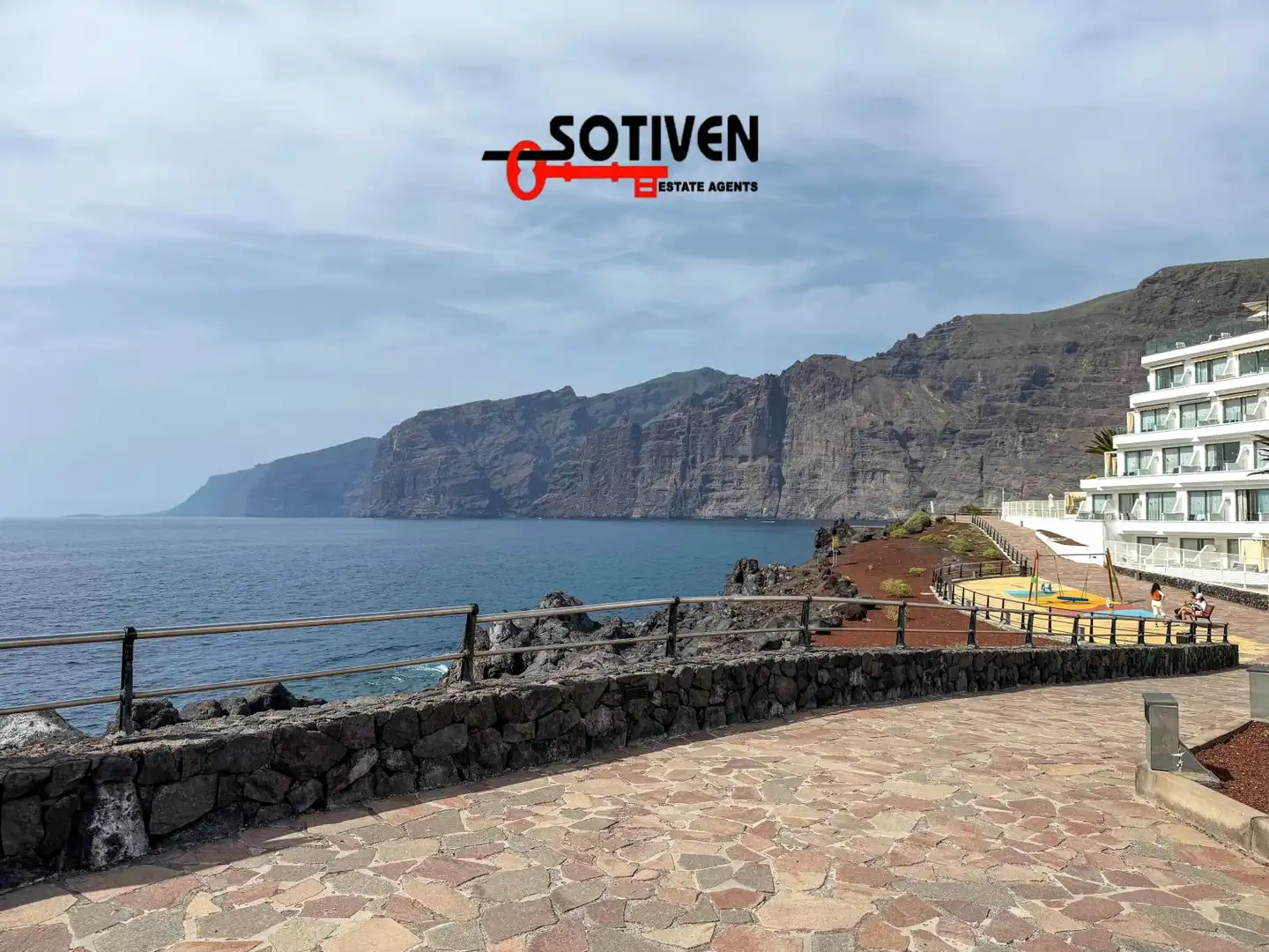 Vista exterior de Apartamento de alquiler en Santiago del Teide con Terraza y Piscina comunitaria
