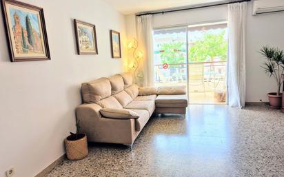 Living room of Flat for sale in Roda de Berà  with Terrace and Swimming Pool