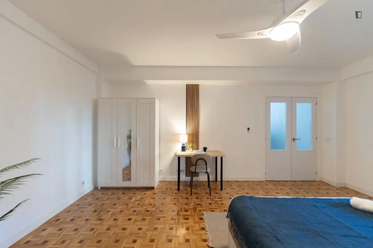 Bedroom of Apartments for share in Madrid  with Furnished, Oven and Washing machine