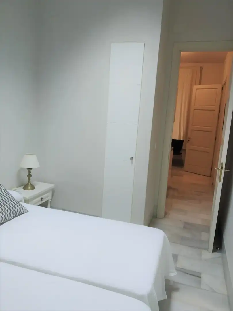 Habitación de Apartamento de alquiler en Málaga con Aire acondicionado y Amueblado