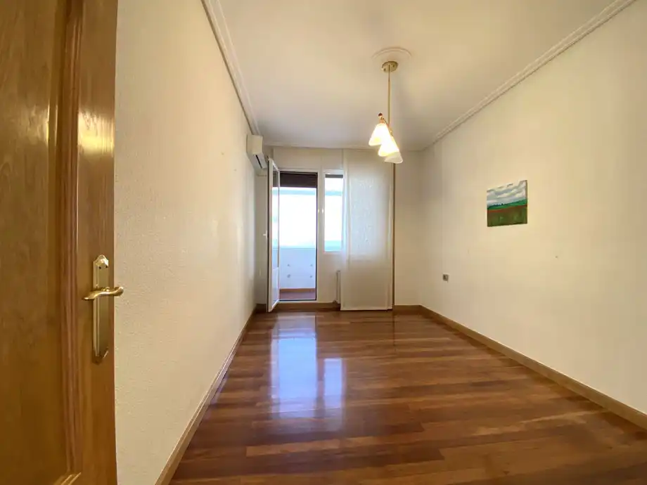 Piso en venta en Vitoria - Gasteiz con Calefacción, Parquet y Trastero